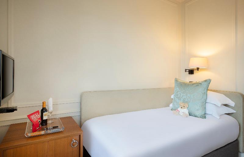 标准单人间, Sloane Square