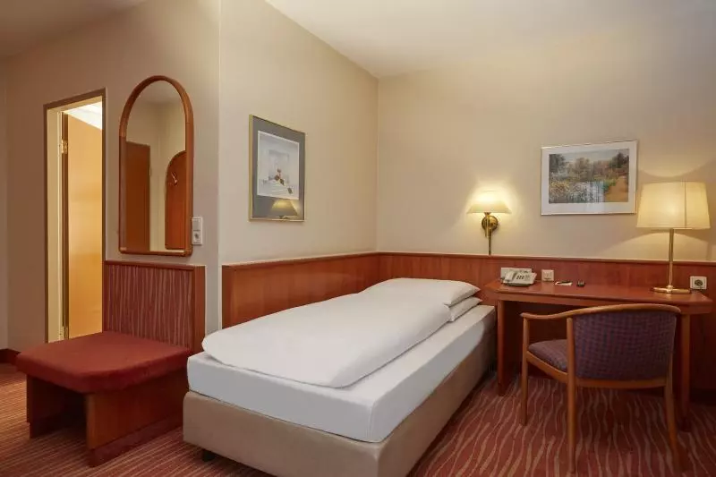 اتاق استاندارد چهار تخته, Royal Cambridge