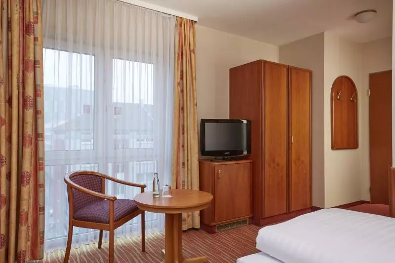 اتاق استاندارد چهار تخته, Royal Cambridge