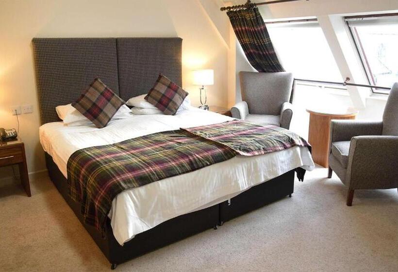 디럭스 룸, The Royal