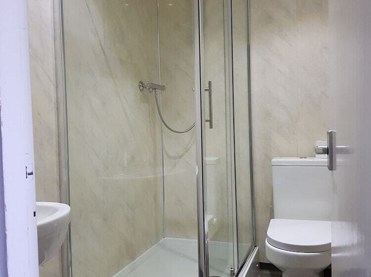 三人经典房间, West Highland