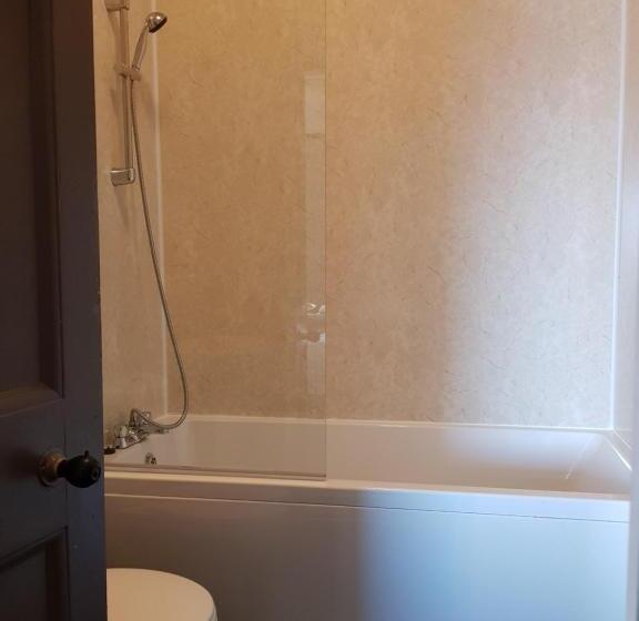 家庭间, West Highland