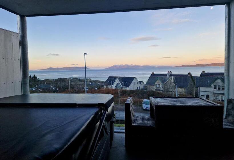 标准工作室带阳台, West Highland