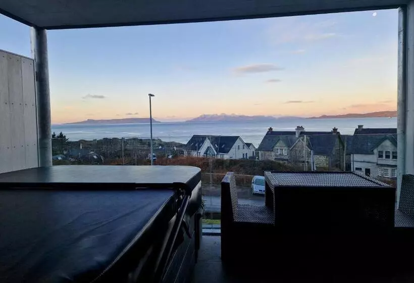 バルコニー付きスタンダードステューディオ, West Highland