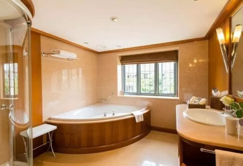 デラックススイート, Whatley Manor