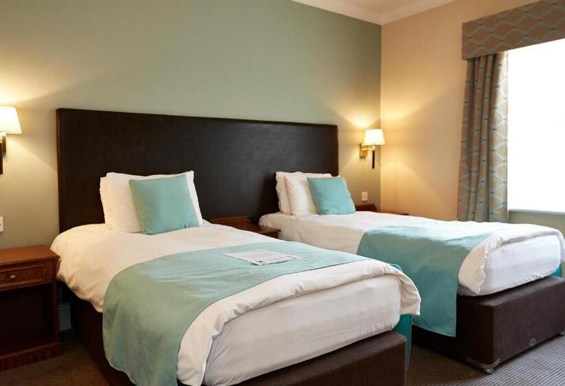 Номер Стандарт, Red Lion Hotel By Greene King Inns