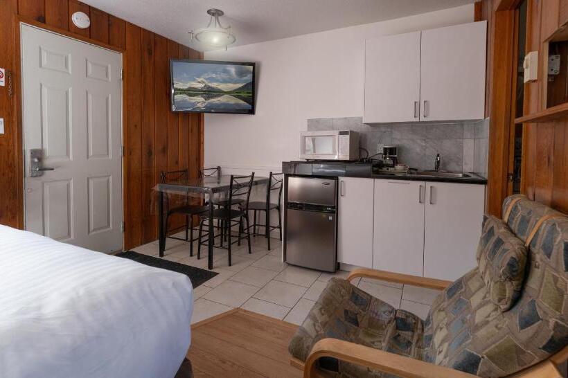 豪华房间, Cedar Motel