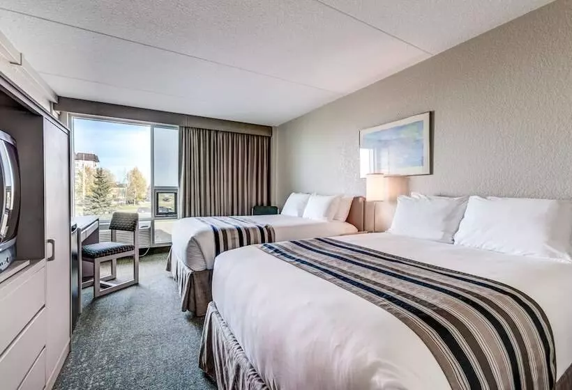 ２ダブルベッドのスタンダードルーム, Heritage Inn Hotel & Convention Centre   Saskatoon