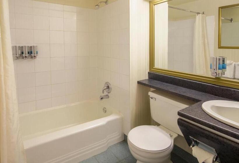 غرفة قياسية, Auberge Québec