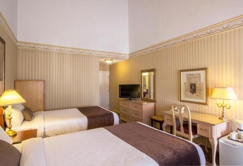 غرفه قياسيه سريرين مزدوجين, Auberge Québec