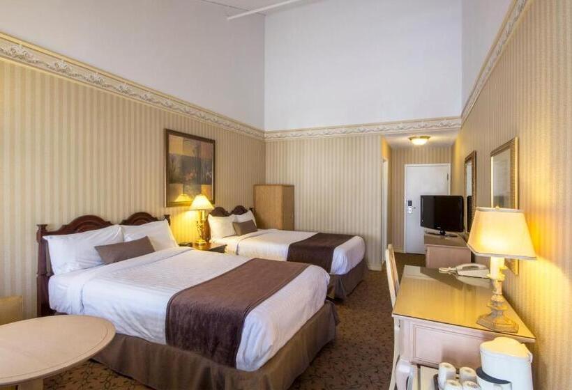 غرفه قياسيه سريرين مزدوجين, Auberge Québec