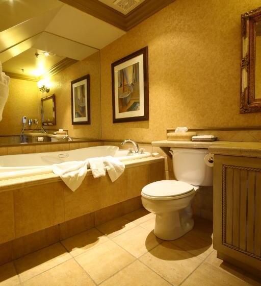 جناح مطلّ علي حمام السباحة, Auberge Québec