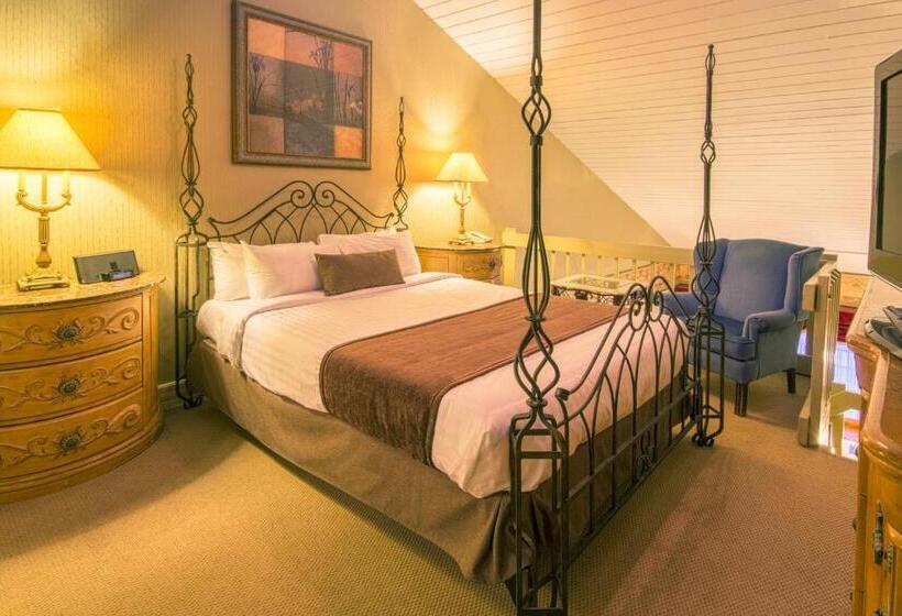 جناح مطلّ علي حمام السباحة, Auberge Québec