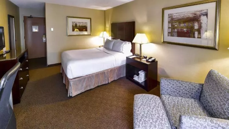 身障者適用キングサイズベッドルーム, Quality Inn