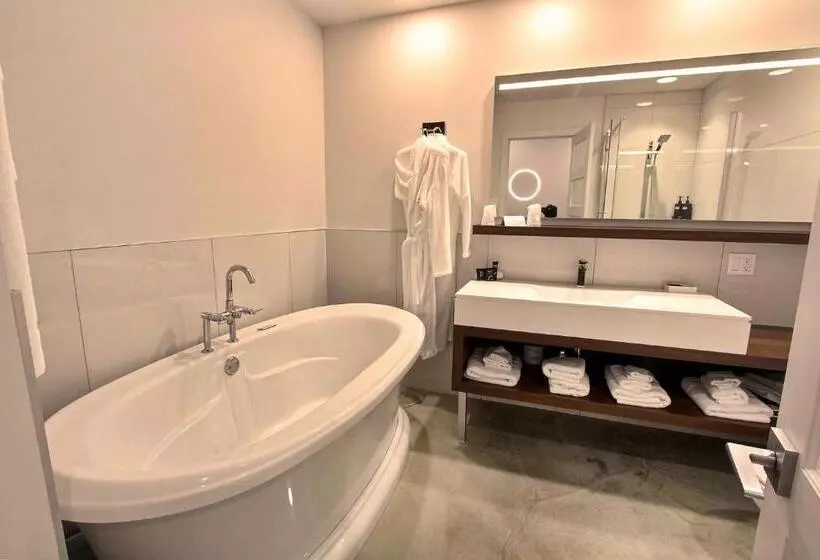 Junior Suite met Queensize Bed, Le Navigateur