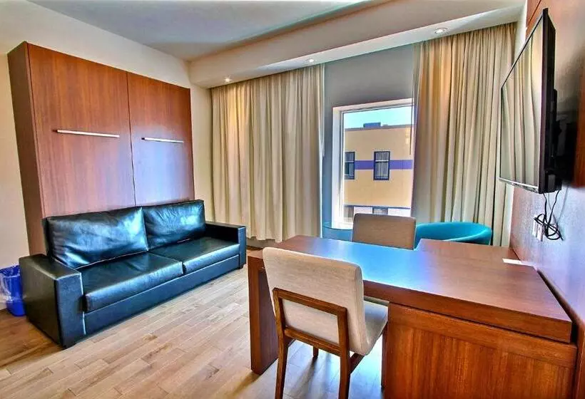 Junior Suite met Queensize Bed, Le Navigateur