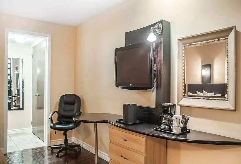 اتاق استاندارد با تخت بزرگ, Quality Hotel Fallsview Cascade