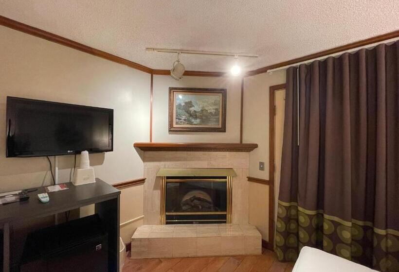 스위트, Super 8 By Wyndham Gananoque Country Squire Resort