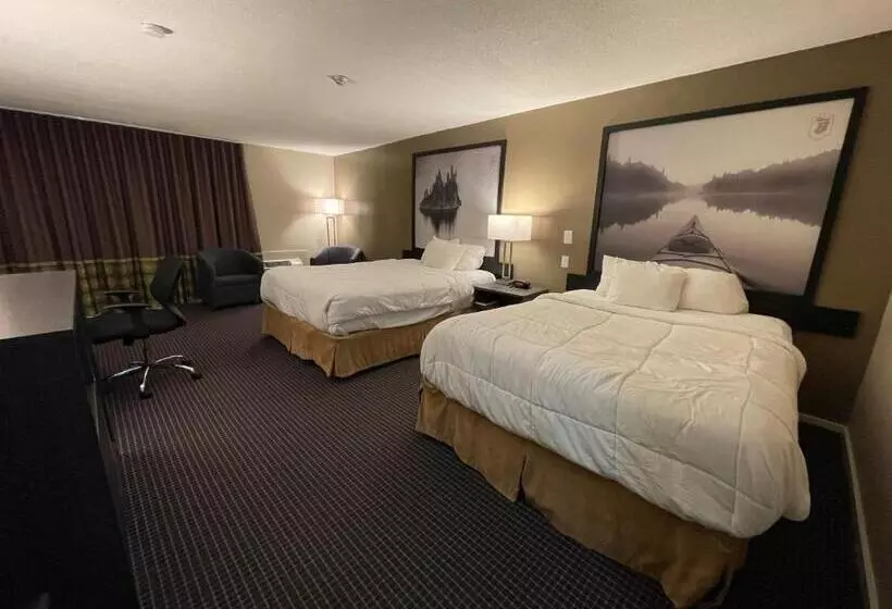プールの見えるデラックスルーム, Super 8 By Wyndham Gananoque   Country Squire Resort