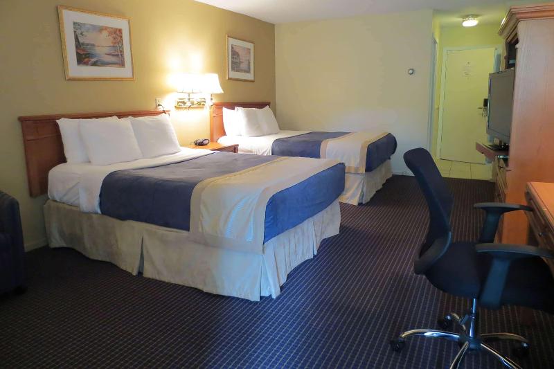Номер Стандарт, Super 8 By Wyndham Gananoque   Country Squire Resort