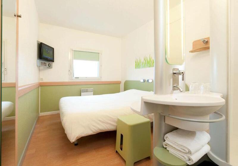 이그제큐티브 스위트 킹침대, Super 8 By Wyndham Gananoque Country Squire Resort