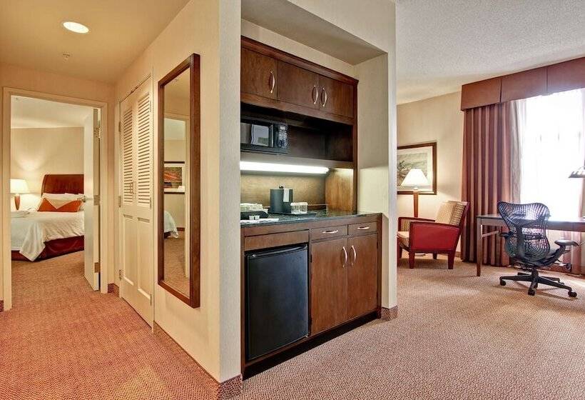 חדר סטנדרט, Hilton Garden Inn Calgary Airport