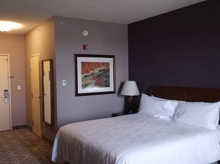 غرفة قياسية, Hilton Garden Inn Calgary Airport