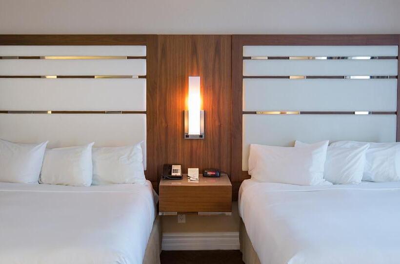 スタンダードスタジオ, Hôtel Le Cantlie Suites