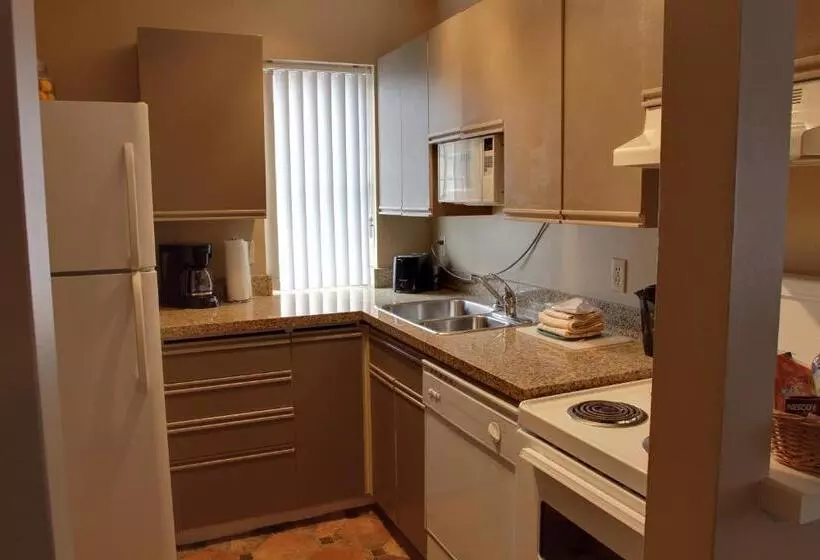 سوئیت 2 خوابه, Rosellen Suites At Stanley Park