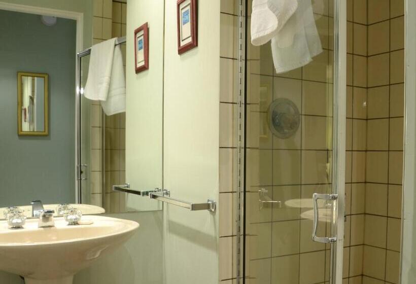 豪华两卧套房, Rosellen Suites At Stanley Park