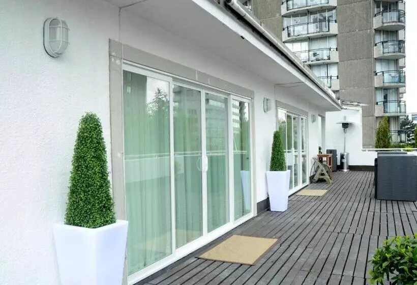 سوئیت پنت هاوس, Rosellen Suites At Stanley Park