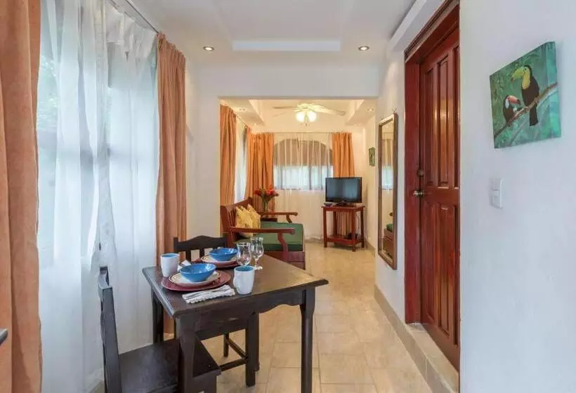 Perhehuone, Best Western Tamarindo Vista Villas