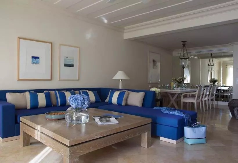 Villa 3 Dormitorios con Piscina, Anassa