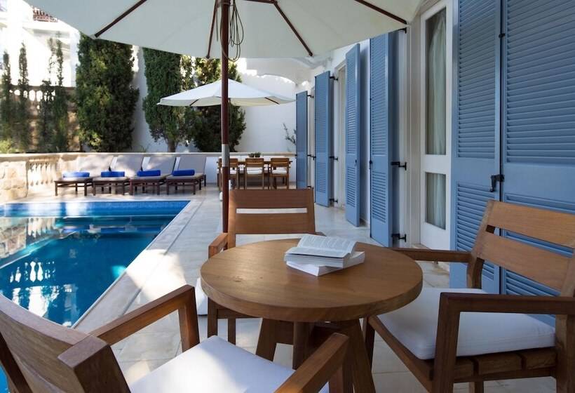 וילת 3 חדרי שינה עם בריכה, Anassa