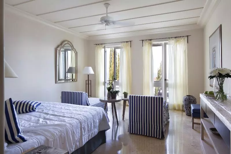 Estudio Estándar Vista Mar, Anassa