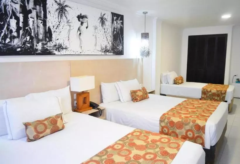 اتاق استاندارد سه نفره, Playa Club
