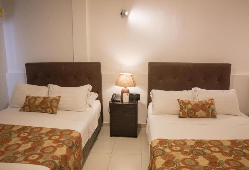 غرفه قياسيه سريرين مزدوجين, Playa Club