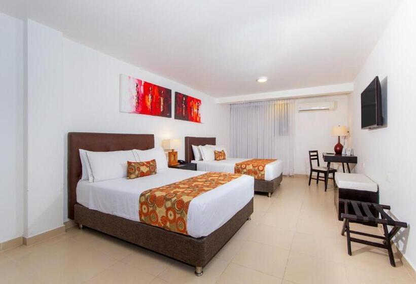 غرفة قياسية رباعية, Playa Club