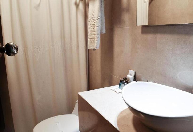 غرفة إقتصادية, Playa Club