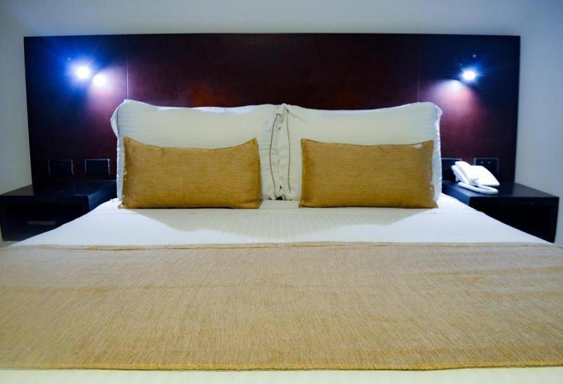 غرفة إقتصادية, Playa Club