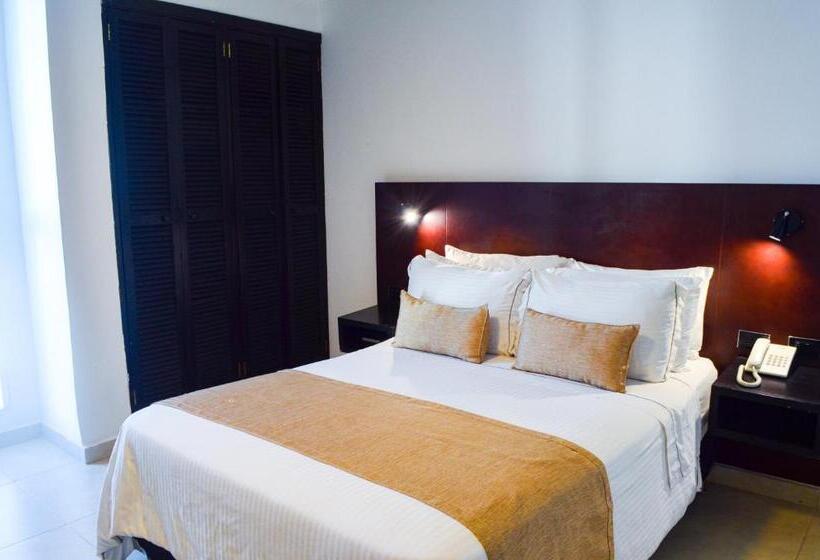 غرفة إقتصادية, Playa Club