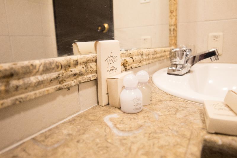 غرفة قياسية رباعية, Playa Club