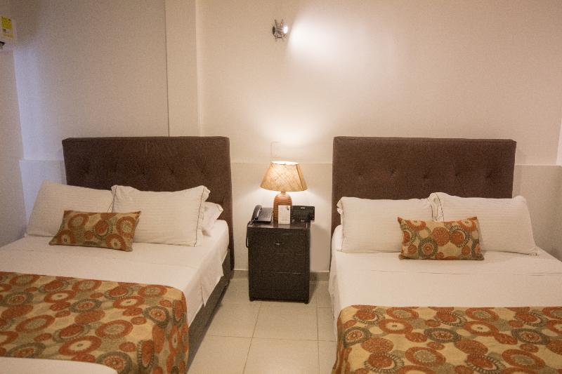 غرفة قياسية رباعية, Playa Club