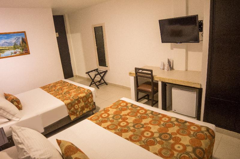 غرفة قياسية رباعية, Playa Club