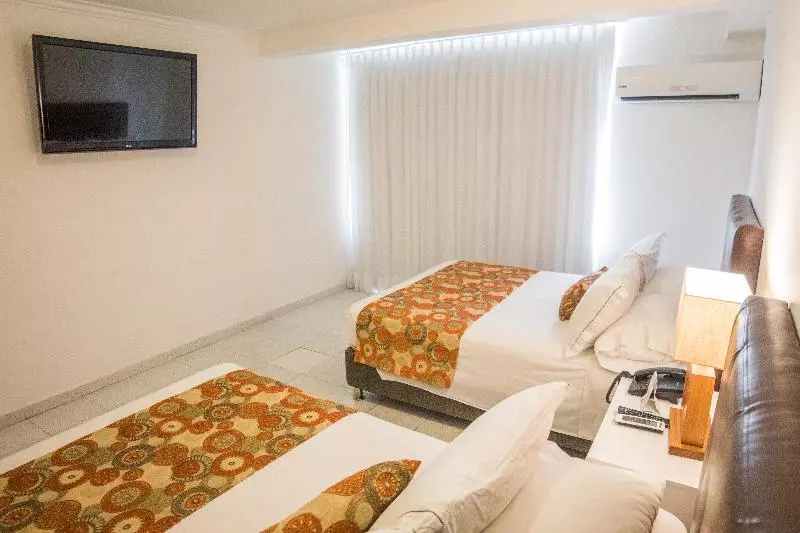 اتاق استاندارد سه نفره, Playa Club
