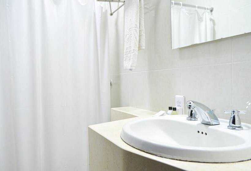 غرفة قياسية, Playa Club