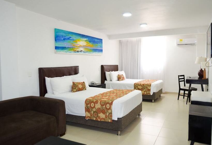 غرفة قياسية ثلاثية, Playa Club