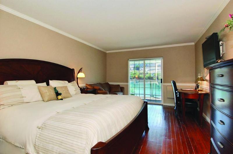 اتاق لوکس, South Thompson Inn & Conference Centre