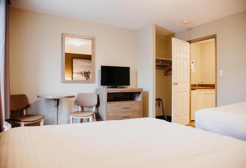 스위트, Super 8 By Wyndham Revelstoke Bc