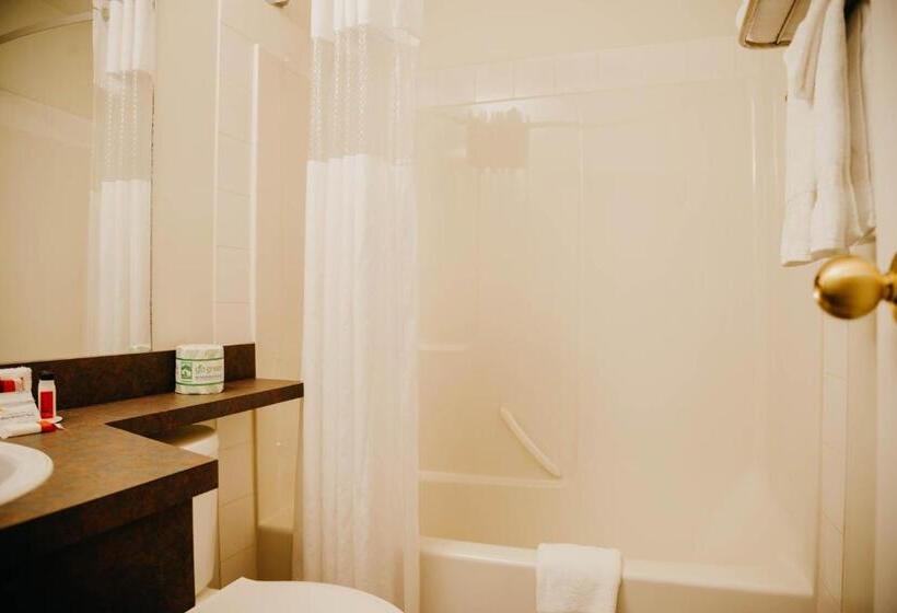 스위트, Super 8 By Wyndham Revelstoke Bc